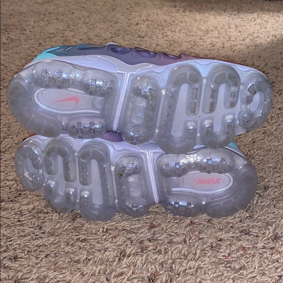 NIKE AIR VAPORMAX PLUS - Picture 5 of 12